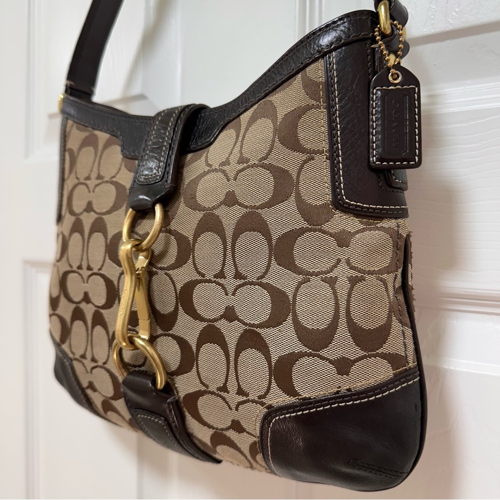 SOLD Coach Hamptons Signature Jacquard Hobo Brown Leather Brass Clasp - Picture 4 of 15